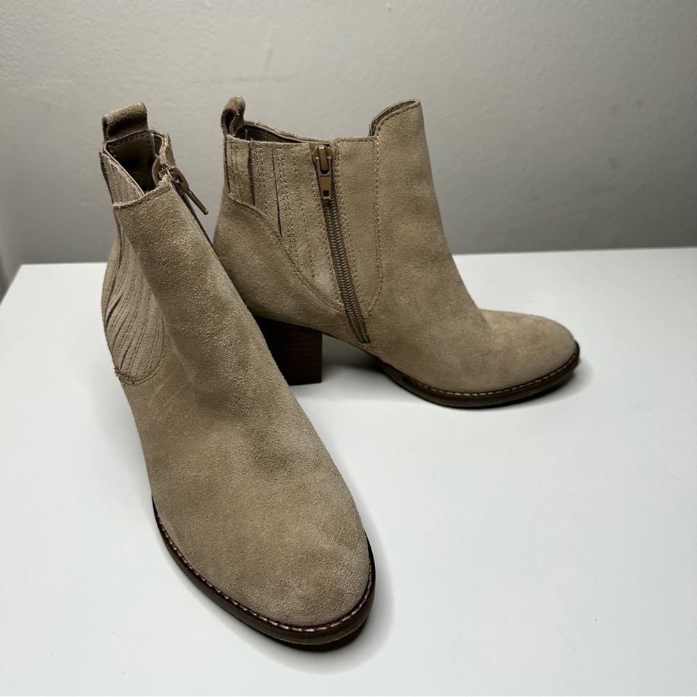 Crown Vintage‎ Cindy Heeled Ankle Boot Taupe 6 Bootie Size Zipper